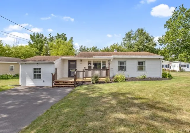 Photo 1 of Single family home for sale at 8271 Hamilton Dr, Baldwinsville, NY 13027 | MLS# S1708389 | Listing updated on 2026-09-13