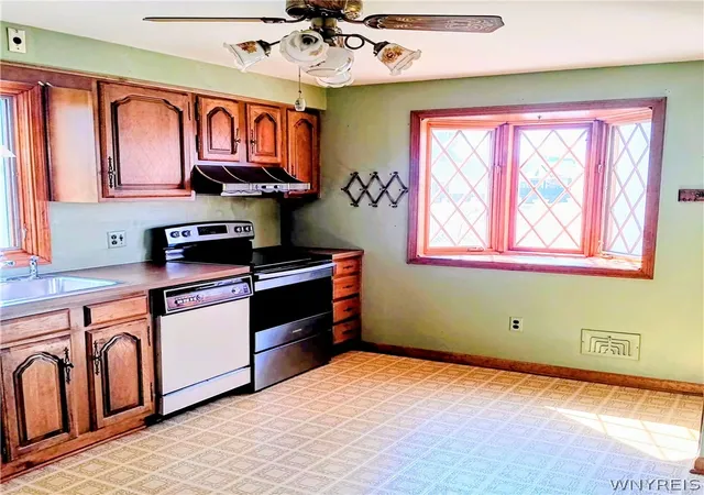 Photo 4 of Single family home for sale at 41 Petan Dr, Buffalo, NY 14225 | MLS# B1706495 | Listing updated on 2026-09-15