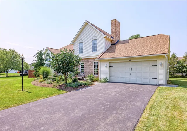 Photo 3 of Sale Pending at 48 Churchview Ln, Pittsford, NY 14534 | MLS# R1703346 | Listing updated on 2026-08-27