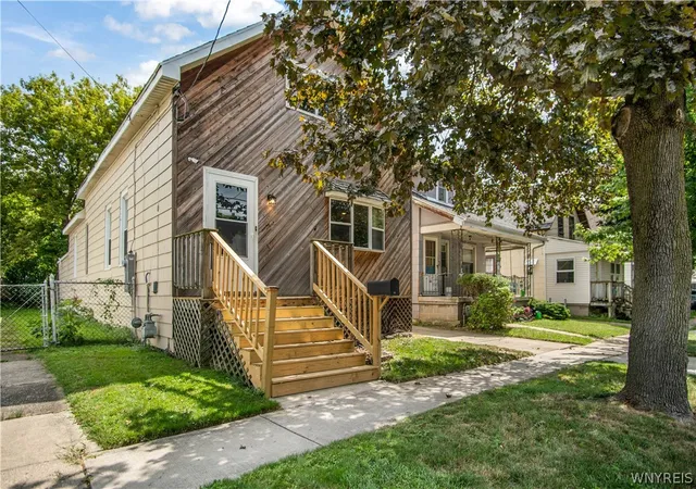 Photo 2 of Sale Pending at 445 N Ogden St, Buffalo, NY 14212 | MLS# B1707786 | Listing updated on 2026-08-29