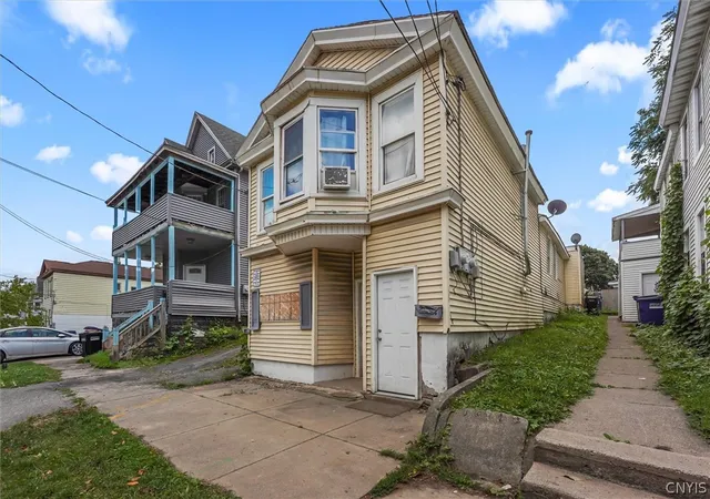 Listing Photo 4 - Condo for sale in building located at 249 Lilac St, Syracuse, NY 13208