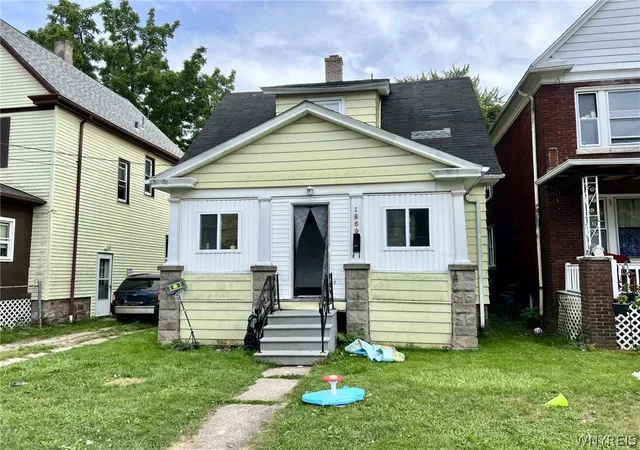 Photo 2 of Single family home for sale at 1869 Weston Ave, Niagara Falls, NY 14305 | MLS# B1708534 | Listing updated on 2026-09-14