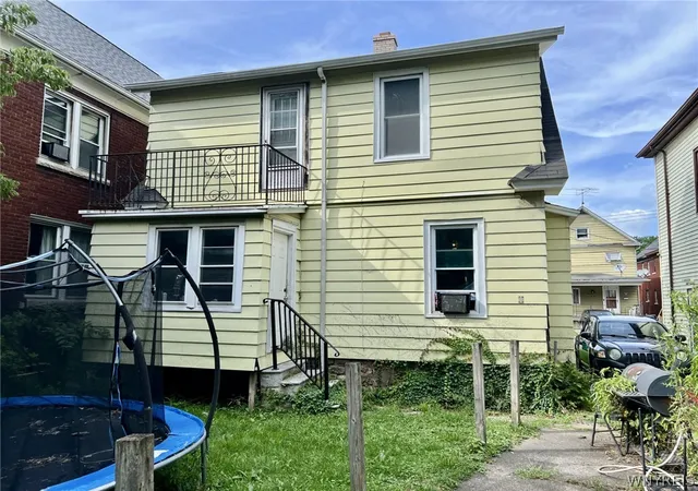 Photo 3 of Single family home for sale at 1869 Weston Ave, Niagara Falls, NY 14305 | MLS# B1708534 | Listing updated on 2026-09-14