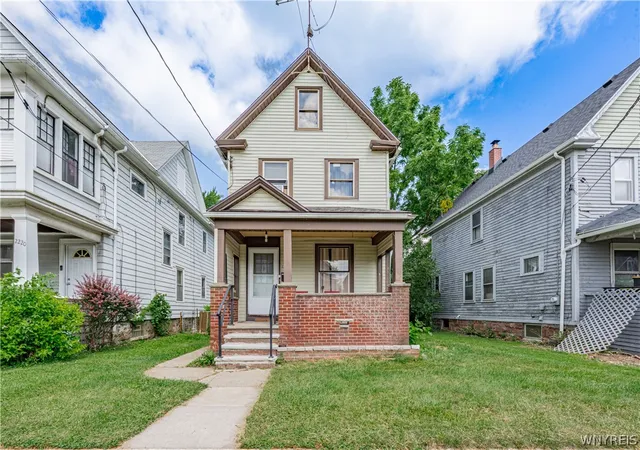 Photo 3 of Single family home for sale at 2222 Whitney Ave, Niagara Falls, NY 14301 | MLS# B1708363 | Listing updated on 2026-08-19