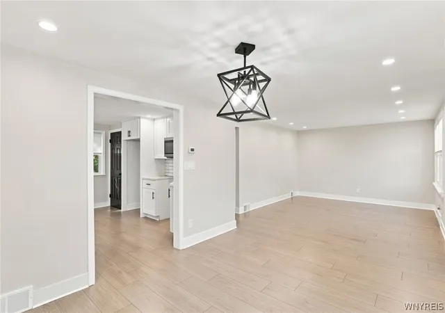Photo 4 of Sale Pending at 298 Lowell Rd, Buffalo, NY 14217 | MLS# B1708461 | Listing updated on 2026-08-26
