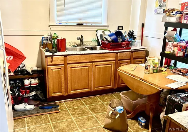 Photo 3 of Single family home for sale at 1886 Weston Ave, Niagara Falls, NY 14305 | MLS# B1708551 | Listing updated on 2026-09-14