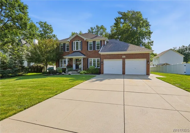 Photo 3 of Sale Pending at 6954 Lockwood Ln, Lockport, NY 14094 | MLS# B1707931 | Listing updated on 2026-08-24