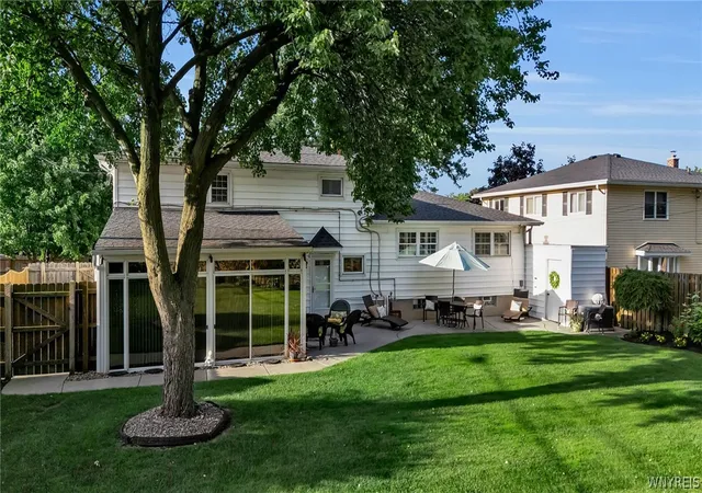 Photo 3 of Sale Pending at 13 Wedgewood, Buffalo, NY 14226 | MLS# B1708267 | Listing updated on 2026-08-27