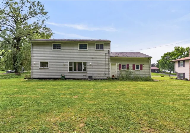 Photo 3 of Sale Pending at 300 Wildbriar Rd, Rochester, NY 14623 | MLS# R1708601 | Listing updated on 2026-09-03