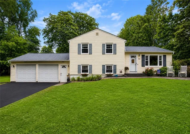 Photo 2 of Sale Pending at 185 Woody Ln, Rochester, NY 14625 | MLS# R1707549 | Listing updated on 2026-09-04
