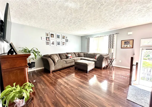 Listing Photo 4 - Condo for sale in building located at 107 Jordache Ln, Spencerport, NY 14559
