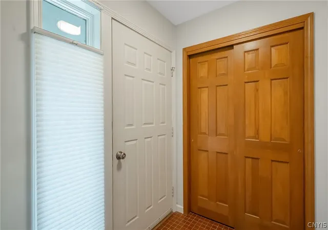 Photo 4 of Sale Pending at 51 Parkington Cir, East Syracuse, NY 13057 | MLS# S1708618 | Listing updated on 2026-09-13