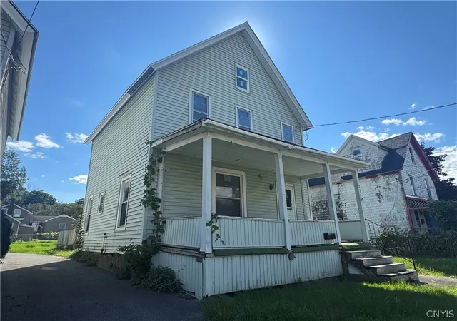 Photo 3 of Single family home for sale at 270 E Clark St, Ilion, NY 13357 | MLS# S1708529 | Listing updated on 2026-09-14