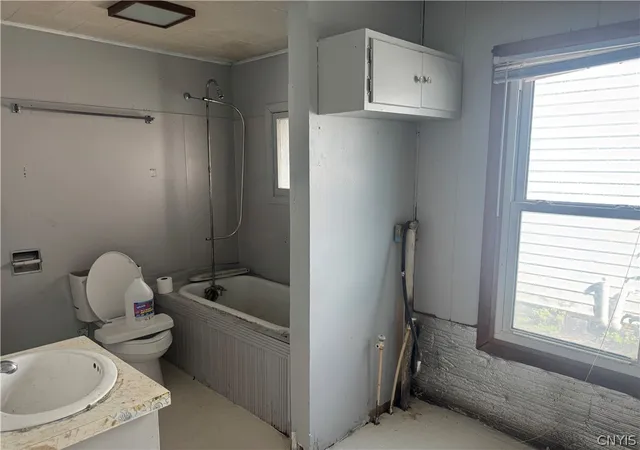 Photo 4 of Single family home for sale at 270 E Clark St, Ilion, NY 13357 | MLS# S1708529 | Listing updated on 2026-09-14