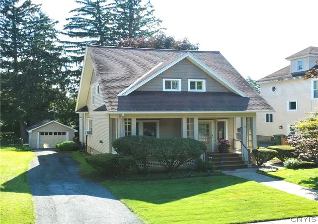 Photo 2 of Single family home for sale at 132 S Hoopes Ave, Auburn, NY 13021 | MLS# S1706225 | Listing updated on 2026-09-13