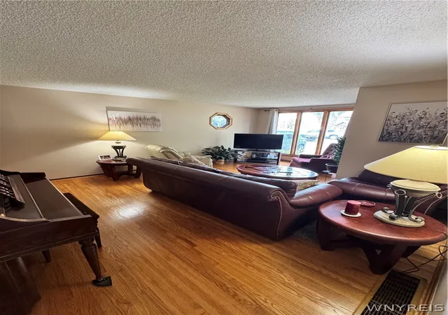 Photo 2 of Sale Pending at 237 Brookside Dr, Buffalo, NY 14220 | MLS# B1708522 | Listing updated on 2026-08-26