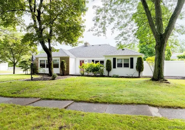 Photo 3 of Sale Pending at 420 Brantwood Rd, Buffalo, NY 14226 | MLS# B1708458 | Listing updated on 2026-08-31
