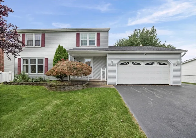 Photo 1 of Sale Pending at 46 Olde Harbour, Rochester, NY 14612 | MLS# R1697979 | Listing updated on 2026-08-27