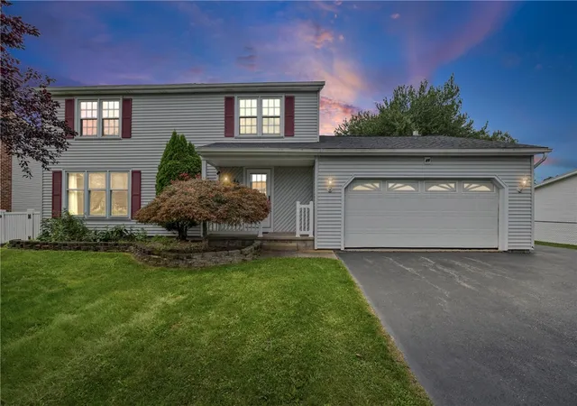 Photo 2 of Sale Pending at 46 Olde Harbour, Rochester, NY 14612 | MLS# R1697979 | Listing updated on 2026-08-27