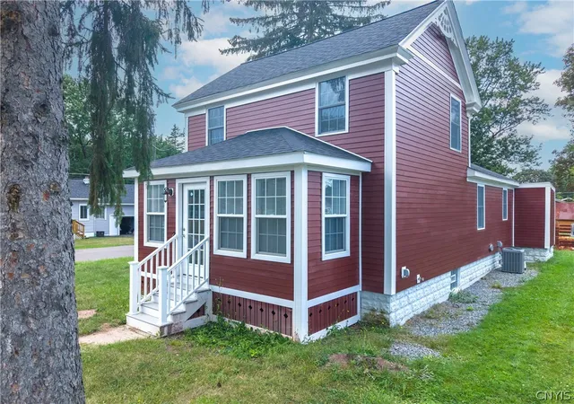 Photo 3 of Single family home for sale at 201 Plymouth Ave, Syracuse, NY 13211 | MLS# S1708525 | Listing updated on 2026-08-25