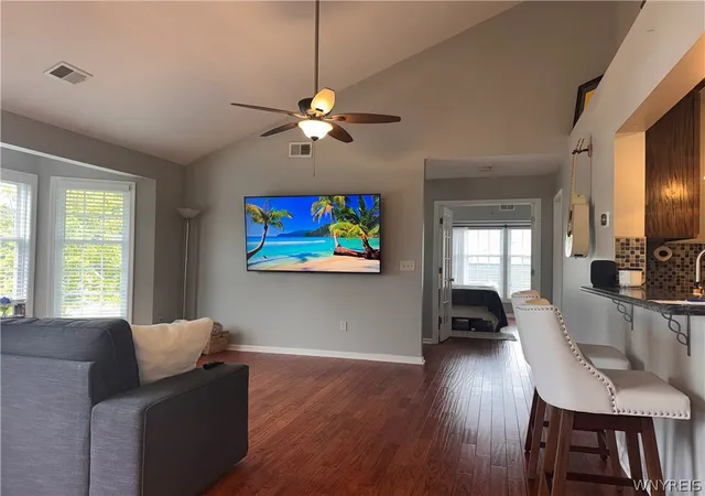 Listing Photo 5 - Condo for sale in building located at 1201 Greymoor, Baldwinsville, NY 13027