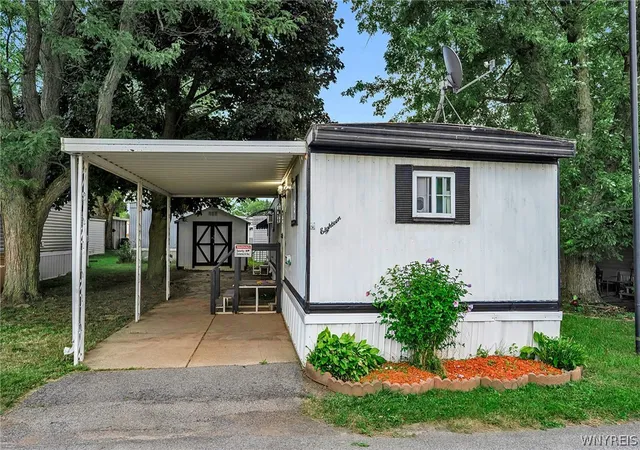 Manufactured home for sale at 18 Annamarie, Buffalo, NY 14225 | MLS# B1708426