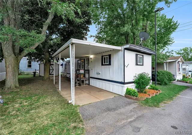 Photo 2 of Manufactured home for sale at 18 Annamarie, Buffalo, NY 14225 | MLS# B1708426 | Listing updated on 2026-08-20