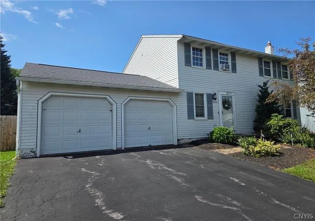 Photo 3 of Sale Pending at 8373 Datum Ln, Baldwinsville, NY 13027 | MLS# S1708571 | Listing updated on 2026-08-23