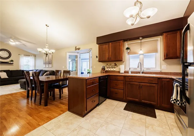 Photo 4 of Sale Pending at 20 Olivia Cir, Rochester, NY 14626 | MLS# R1708417 | Listing updated on 2026-08-27