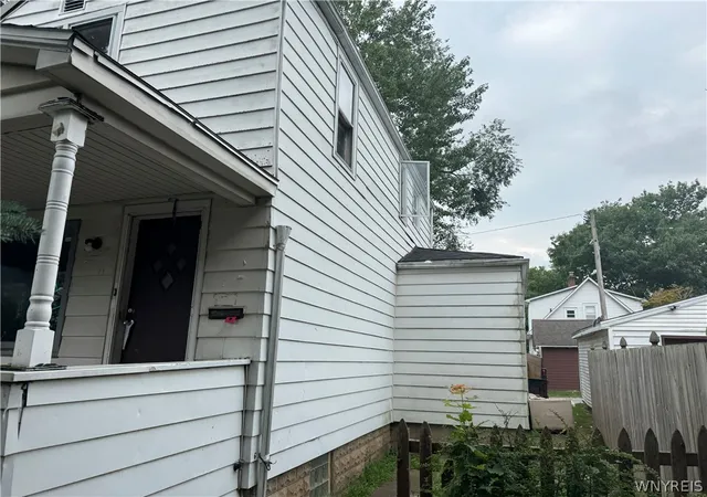Photo 3 of Single family home for sale at 2405 Michigan Ave, Niagara Falls, NY 14305 | MLS# B1708668 | Listing updated on 2026-08-20