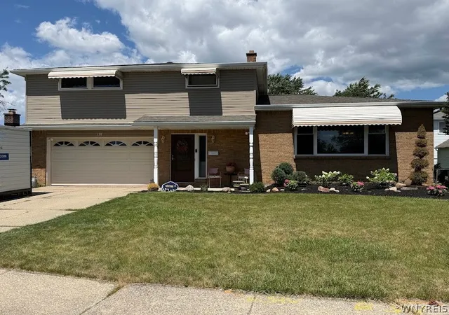 Photo 1 of Single family home for sale at 138 N Creek Dr, Buffalo, NY 14225 | MLS# B1708310 | Listing updated on 2026-09-03