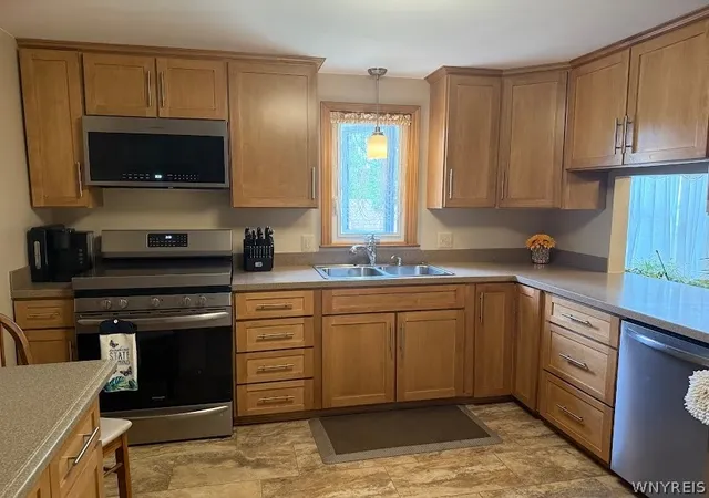 Photo 2 of Single family home for sale at 138 N Creek Dr, Buffalo, NY 14225 | MLS# B1708310 | Listing updated on 2026-09-03