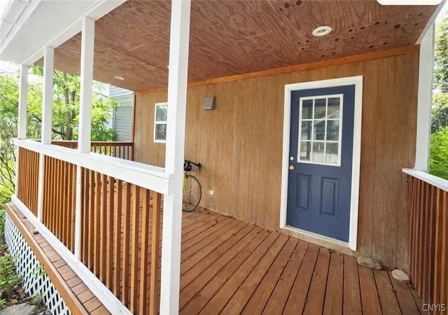 Photo 3 of Single family home for sale at 19 Grove Ave, Auburn, NY 13021 | MLS# S1708303 | Listing updated on 2026-08-23