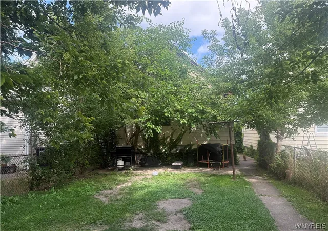 Photo 3 of Single family home for sale at 534 20th Street, Niagara Falls, NY 14301 | MLS# B1708682 | Listing updated on 2026-08-20