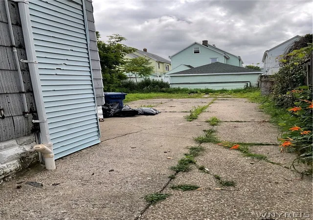 Listing Photo 4 - Condo for sale in building located at 35 Matejko St, Buffalo, NY 14206
