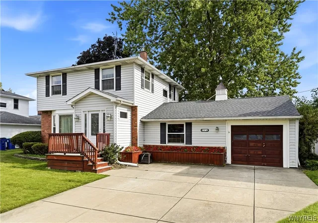 Photo 2 of Sale Pending at 21 Lynn Lea St, Buffalo, NY 14221 | MLS# B1708609 | Listing updated on 2026-08-26