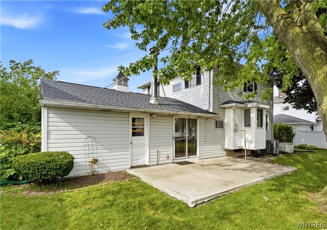 Photo 4 of Sale Pending at 21 Lynn Lea St, Buffalo, NY 14221 | MLS# B1708609 | Listing updated on 2026-08-26