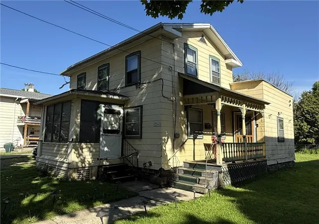 Photo 3 of Single family home for sale at 254 W Hudson St, Elmira, NY 14904 | MLS# R1708736 | Listing updated on 2026-09-08