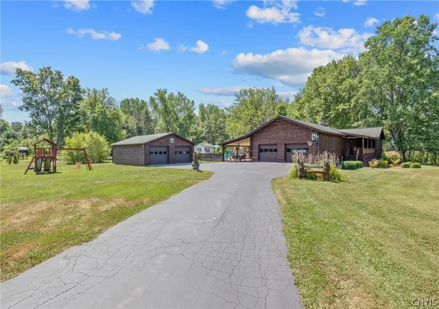 Photo 3 of Sale Pending at 1460 Bellows Rd, Baldwinsville, NY 13027 | MLS# S1708530 | Listing updated on 2026-09-08