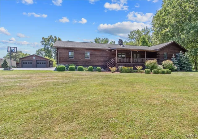Photo 3 of Sale Pending at 1460 Bellows Rd, Baldwinsville, NY 13027 | MLS# S1708530 | Listing updated on 2026-09-08