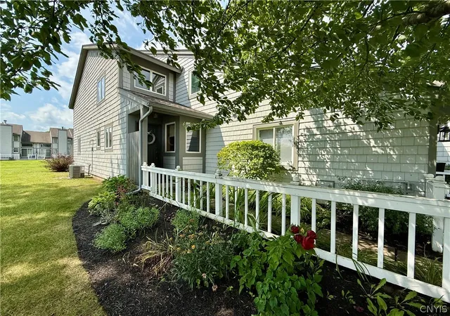 Photo 2 of Single family home for sale at 376 Summerhaven Dr N, East Syracuse, NY 13057 | MLS# S1708711 | Listing updated on 2026-09-11