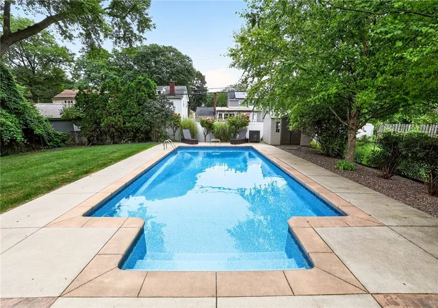 Photo 4 of Sale Pending at 106 Stonehenge Rd, Rochester, NY 14609 | MLS# R1708327 | Listing updated on 2026-08-27