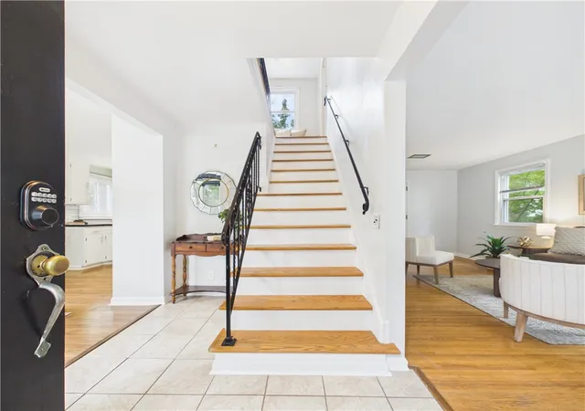 Photo 2 of Sale Pending at 148 Westmoreland Dr, Rochester, NY 14620 | MLS# R1707347 | Listing updated on 2026-08-28