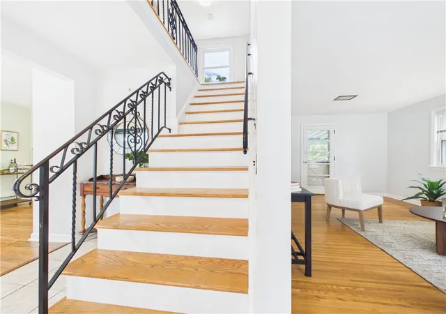 Photo 3 of Sale Pending at 148 Westmoreland Dr, Rochester, NY 14620 | MLS# R1707347 | Listing updated on 2026-08-28