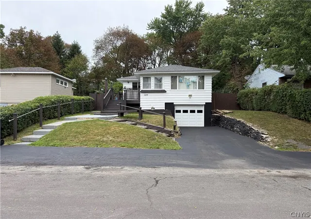 Photo 1 of Single family home for sale at 609 Demong Dr, Syracuse, NY 13214 | MLS# S1708659 | Listing updated on 2026-09-13