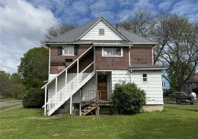Photo 2 of Multi family home for sale at 250 Lormore St, Elmira, NY 14904 | MLS# R1708759 | Listing updated on 2026-09-15