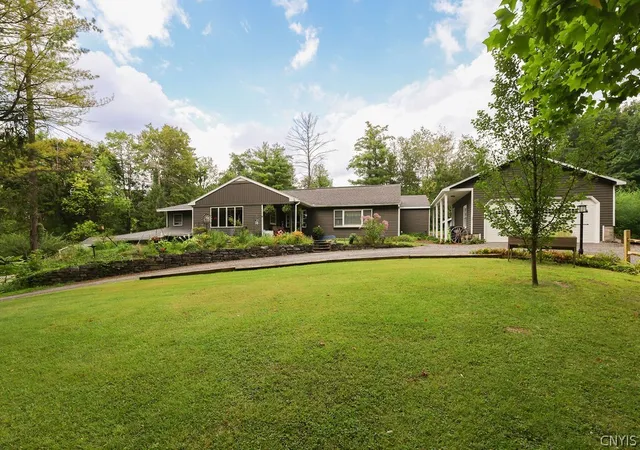 Photo 1 of Single family home for sale at 5840 Pierson Rd, Fayetteville, NY 13066 | MLS# S1708142 | Listing updated on 2026-09-08