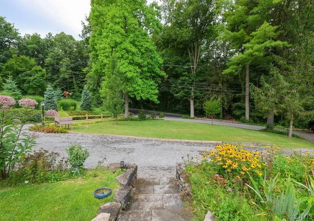 Photo 2 of Single family home for sale at 5840 Pierson Rd, Fayetteville, NY 13066 | MLS# S1708142 | Listing updated on 2026-09-08