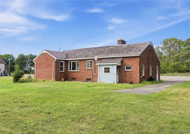 Photo 2 of Single family home for sale at 2790 Niagara Fls Blvd, Niagara Falls, NY 14304 | MLS# B1708410 | Listing updated on 2026-08-20