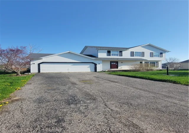 Photo 2 of Single family home for sale at 312 Chadlee Dr, Brockport, NY 14420 | MLS# R1708801 | Listing updated on 2026-09-10